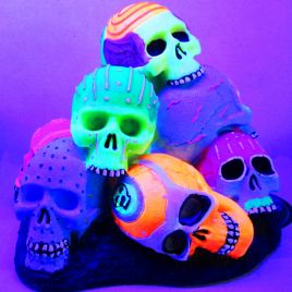 Aqua Della Dia de los muertos pile de crânes multicolore phosphorescent 27,85 €